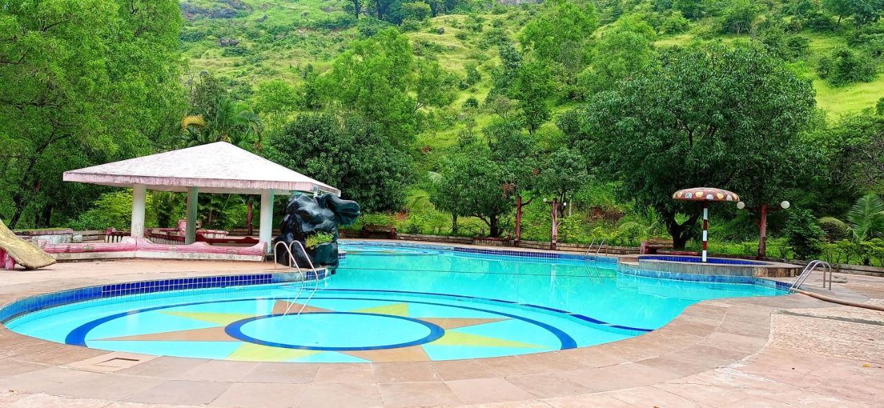 Golden Resort And Farm Насик Экстерьер фото