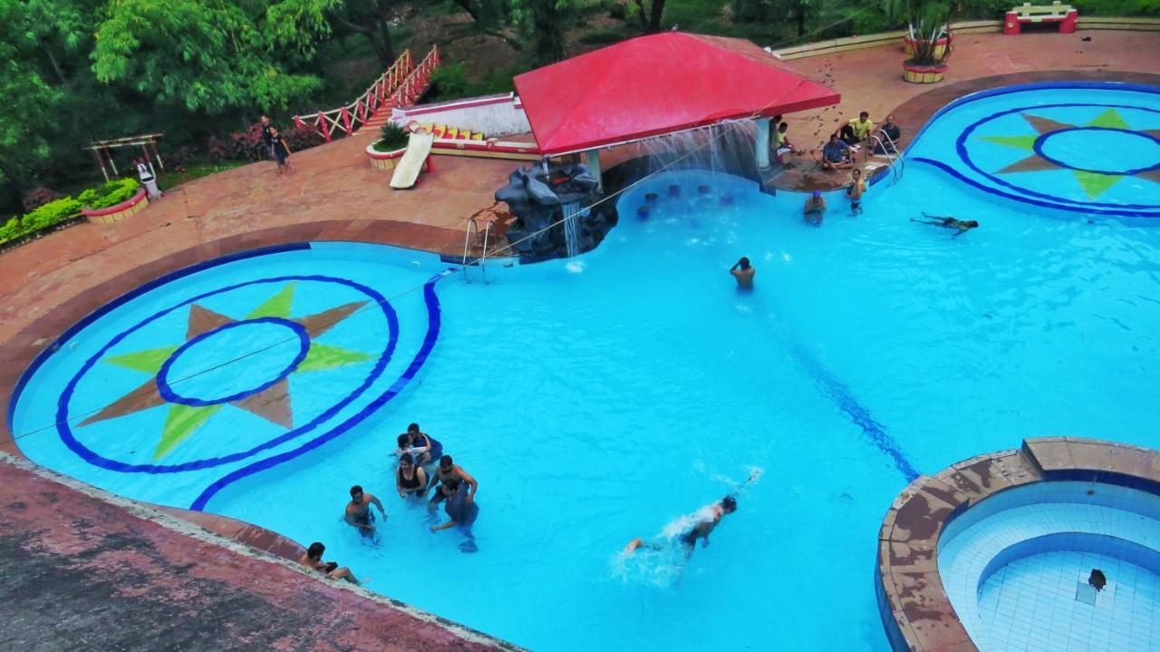 Golden Resort And Farm Насик Экстерьер фото